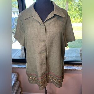 Alfred Dunner Sage Short Sleeve Button Up Blouse Woman